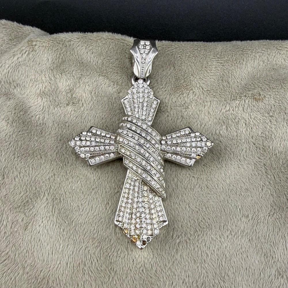 Rhinestone Cross Pendant Silver‎ Tone READ